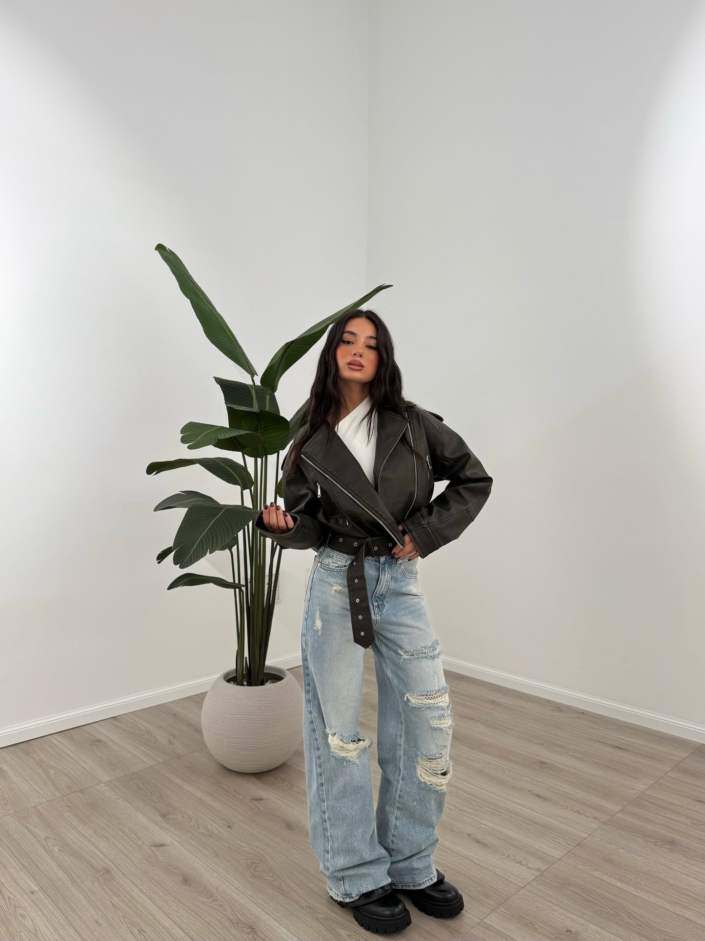 JEANS BROKEN