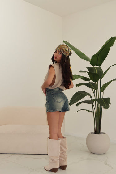 SHORT JADE