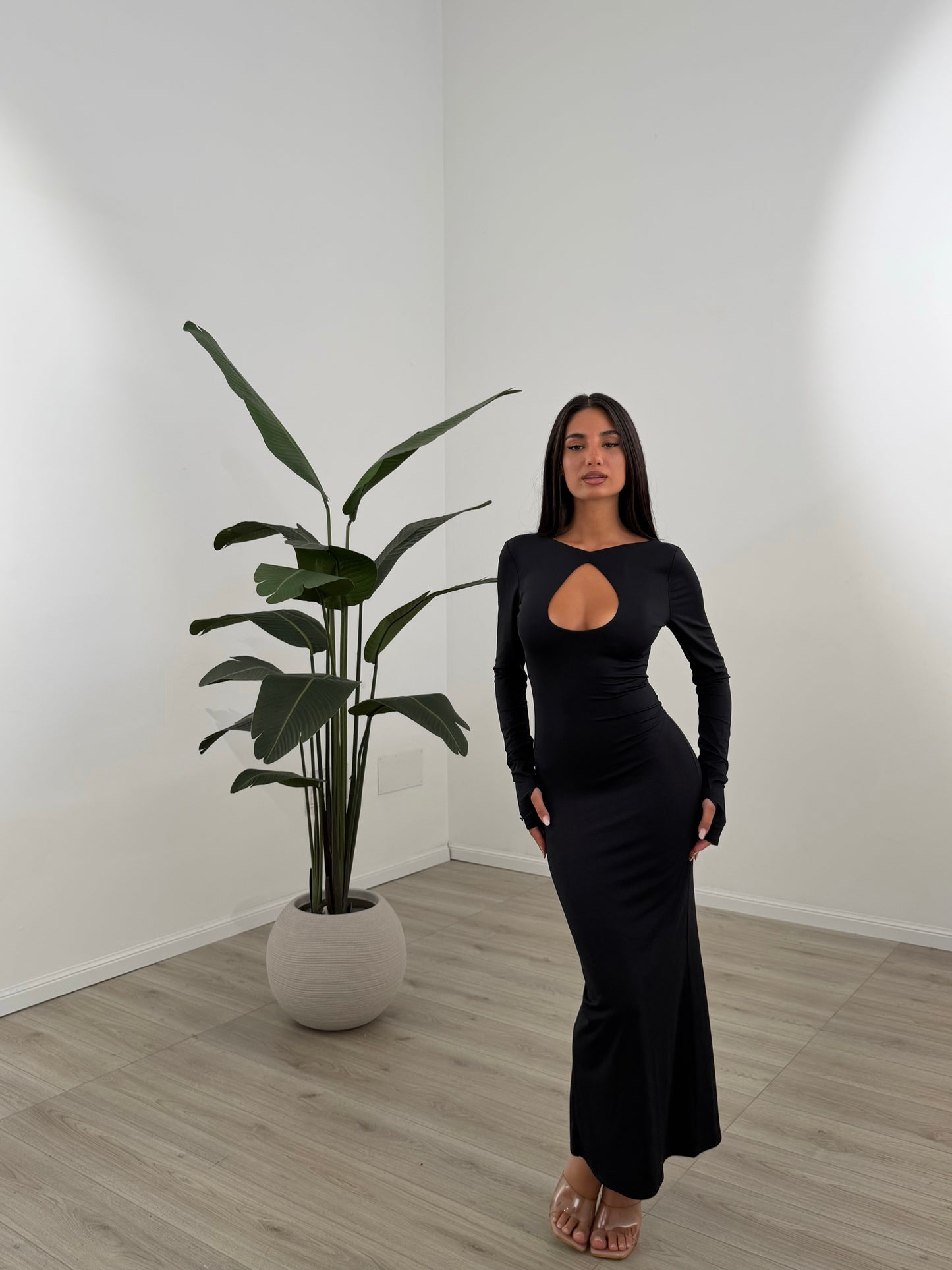 ABITO POSSESSIVE NERO