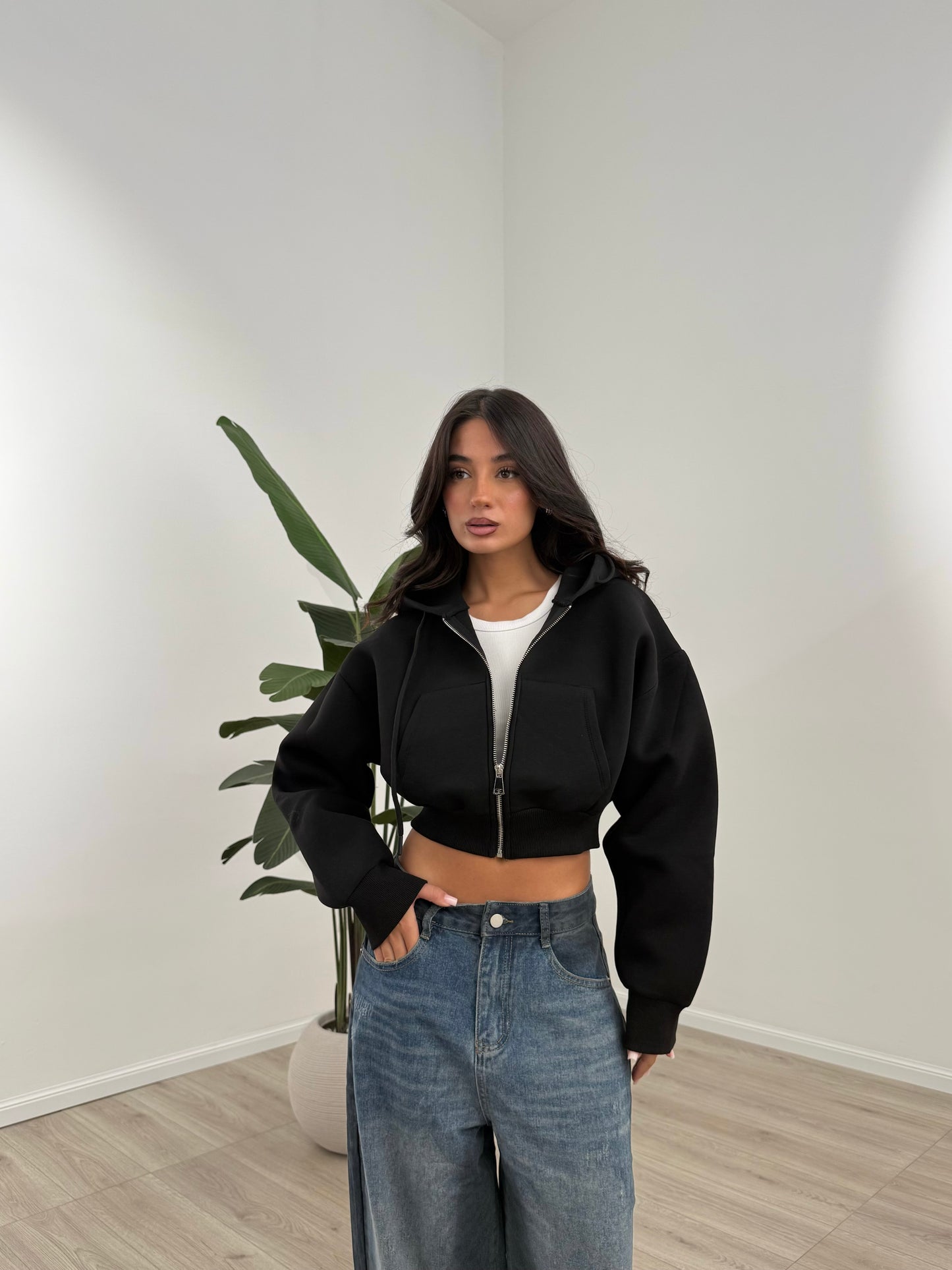 FELPA CROP NERA
