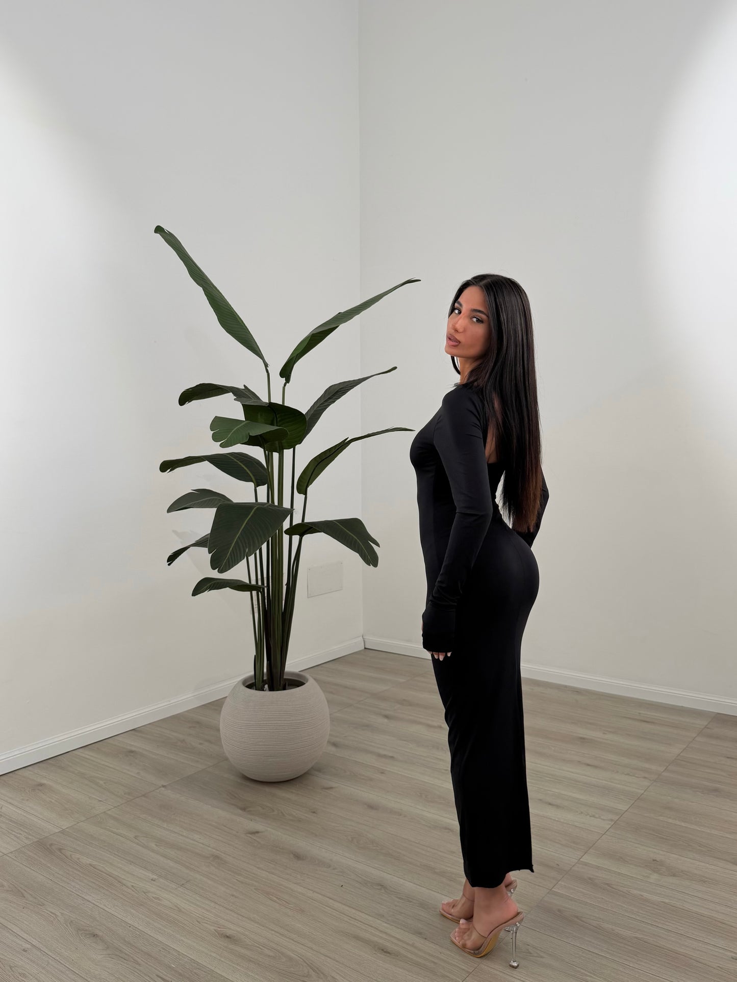 ABITO POSSESSIVE NERO